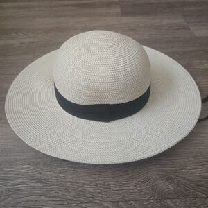 Chic Cream Wide-Brim Hat with Black Band